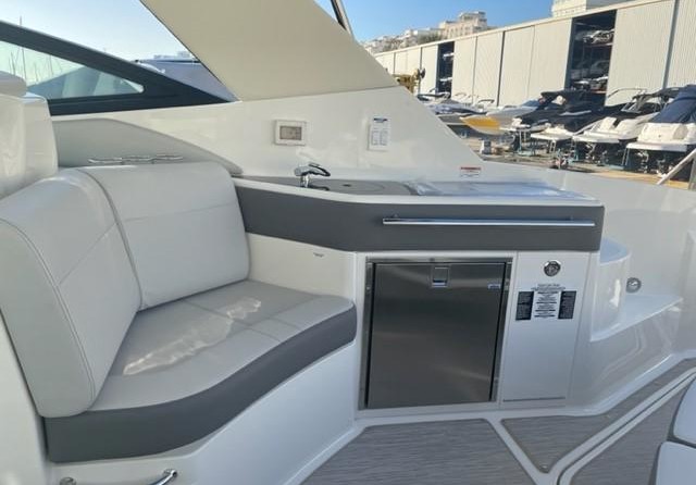 Sea Ray 320 Sundancer