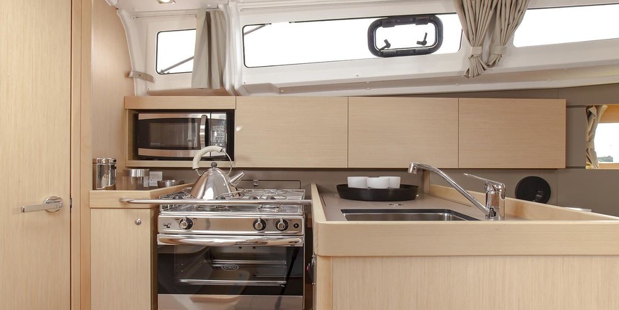 Beneteau Oceanis 35.1