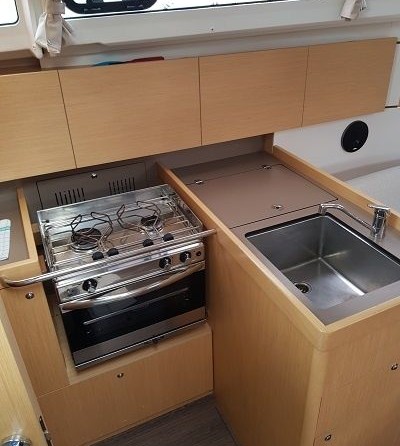 Beneteau Oceanis 35.1