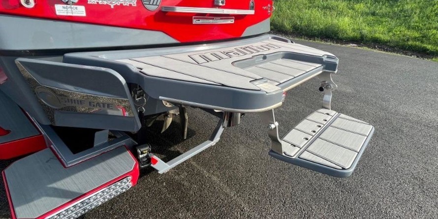 Malibu Wakesetter 25 LSV