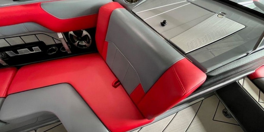 Malibu Wakesetter 25 LSV