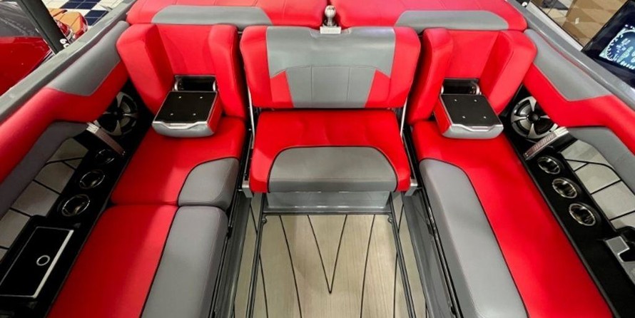 Malibu Wakesetter 25 LSV