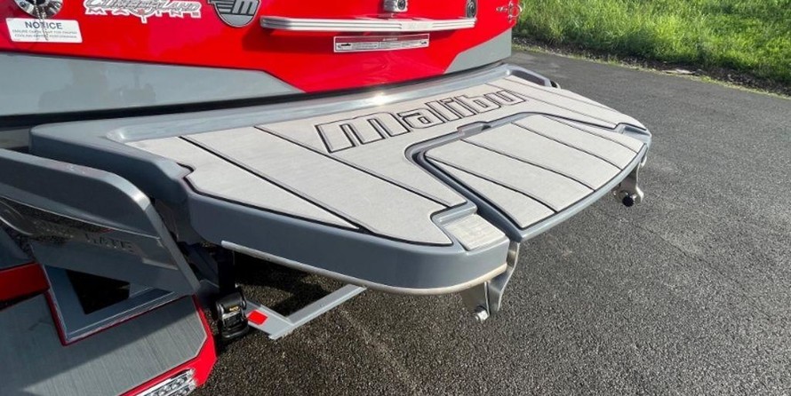 Malibu Wakesetter 25 LSV