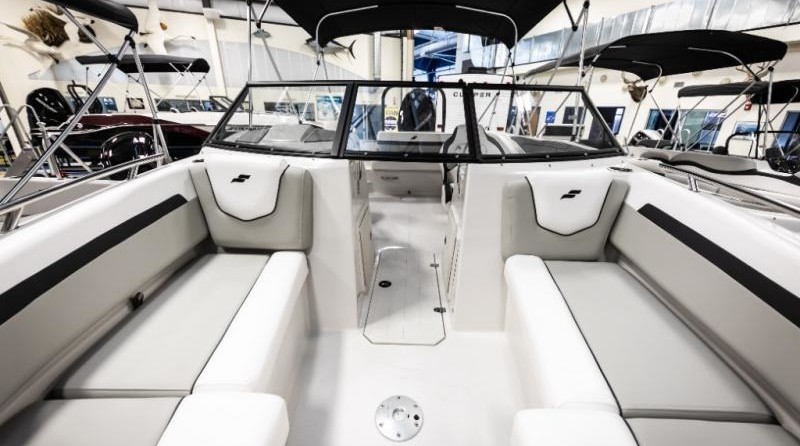 Starcraft Marine Crossover 210 OB SCX EXT