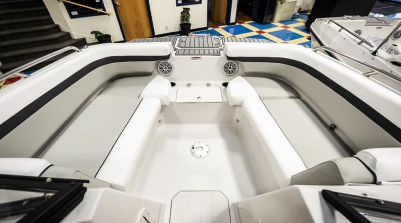 Starcraft Marine Crossover 210 OB SCX EXT