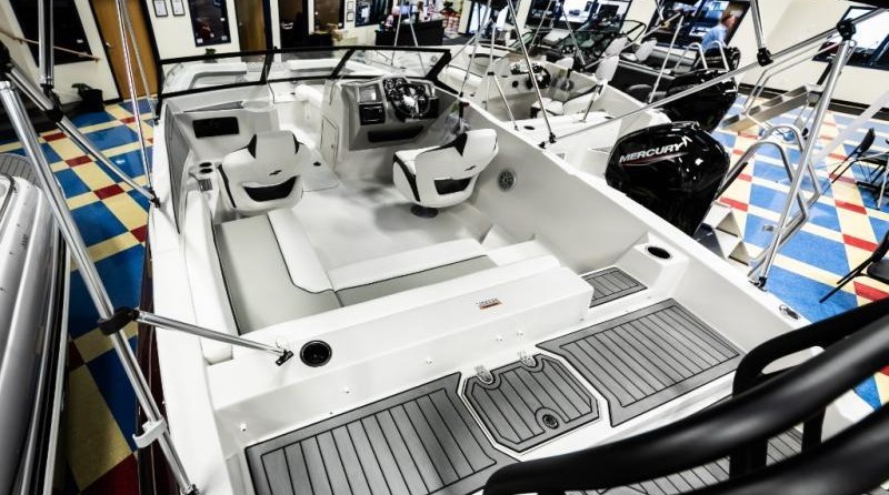 Starcraft Marine Crossover 210 OB SCX EXT