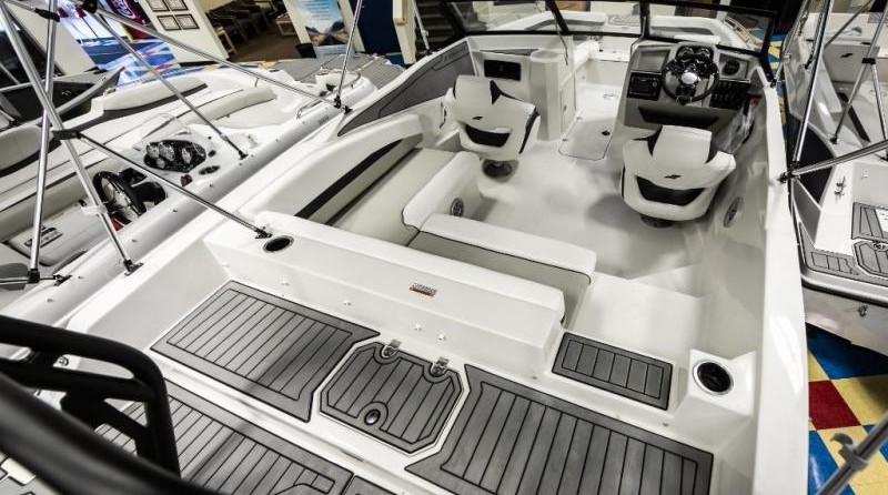 Starcraft Marine Crossover 210 OB SCX EXT