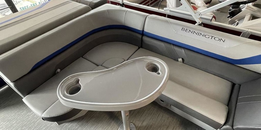 Bennington 22 slx
