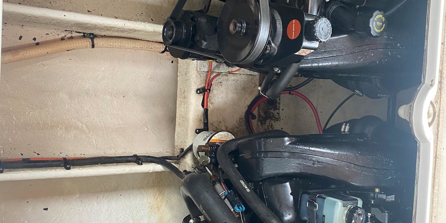 Cruisers yachts 3070 rogue