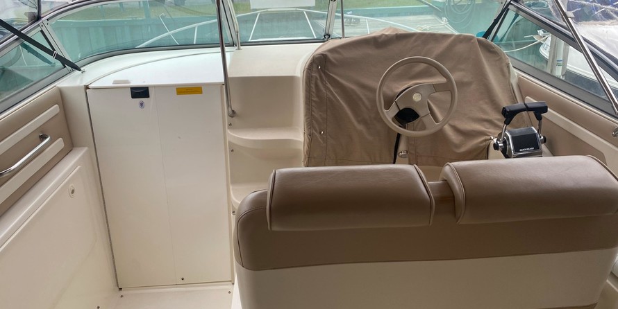 Cruisers yachts 3070 rogue