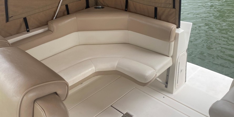 Cruisers yachts 3070 rogue