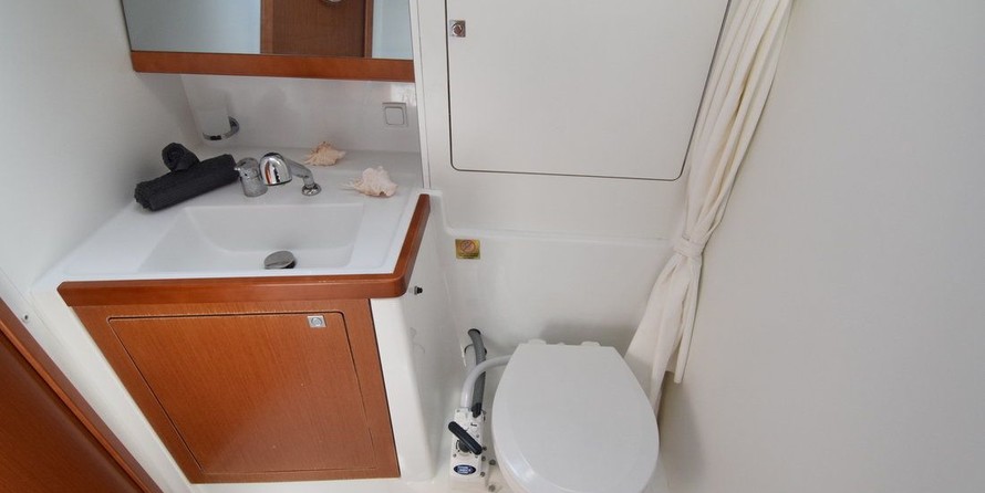 Beneteau Oceanis 48