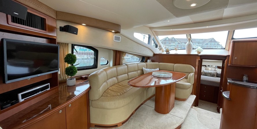 Silverton 38 Sport Bridge