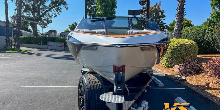 Malibu Wakesetter 23 LSV