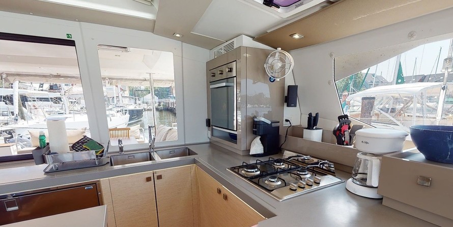 Fountaine Pajot Saona 47