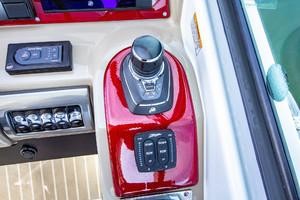 Formula 350 Crossover Bowrider