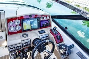 Formula 350 Crossover Bowrider