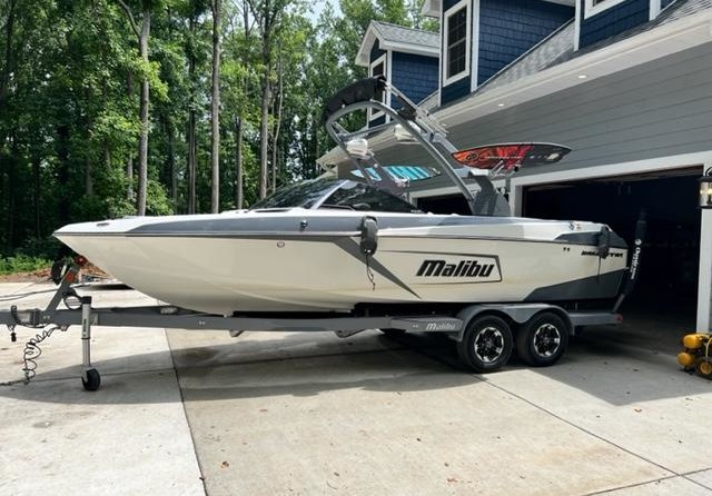 Malibu Wakesetter 23 LSV