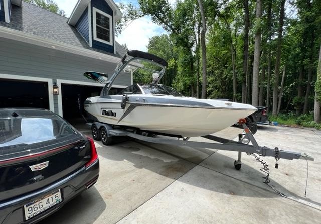 Malibu Wakesetter 23 LSV