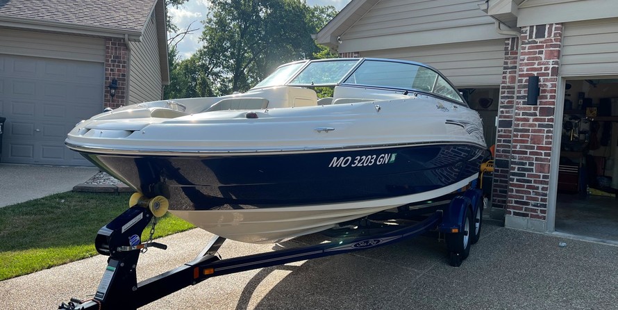 Sea Ray 200 Sundeck
