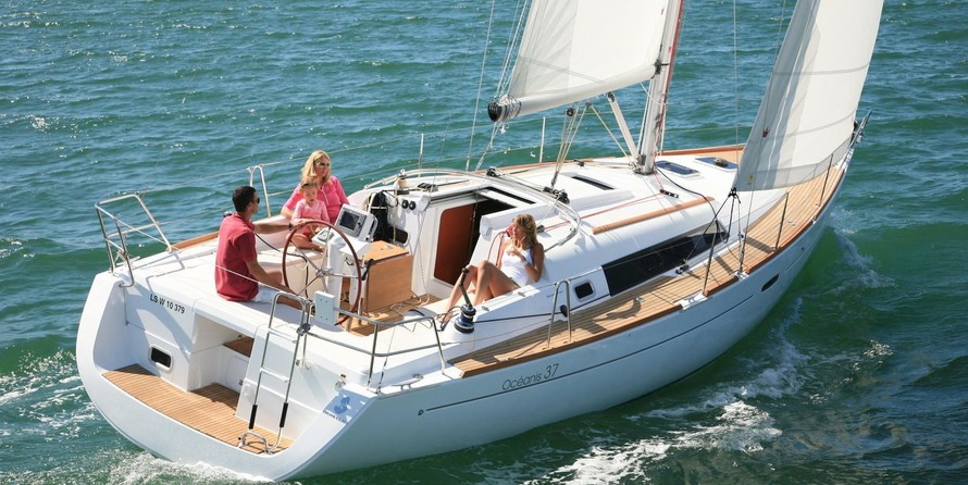 Beneteau Oceanis 37