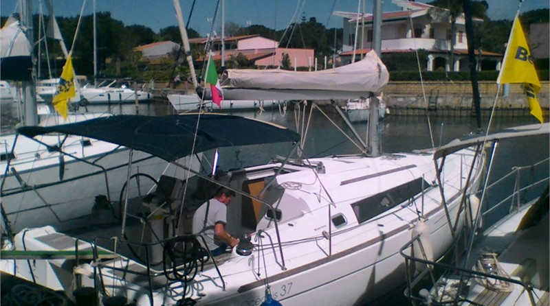 Beneteau Oceanis 37