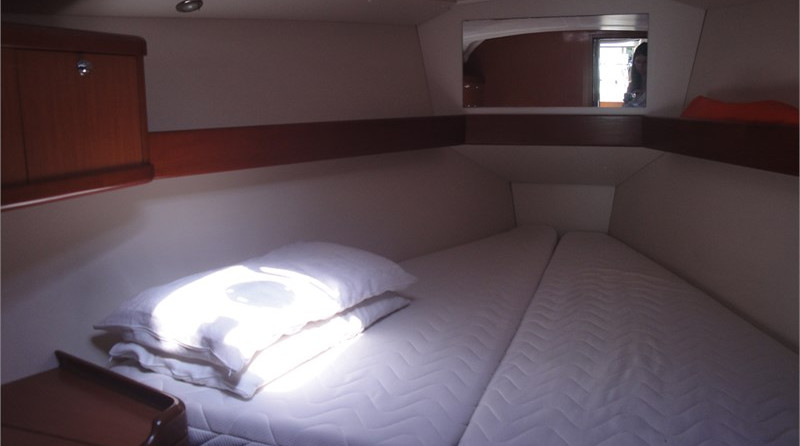 Beneteau Oceanis 37