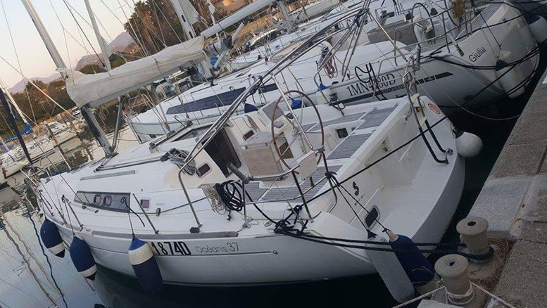 Beneteau Oceanis 37
