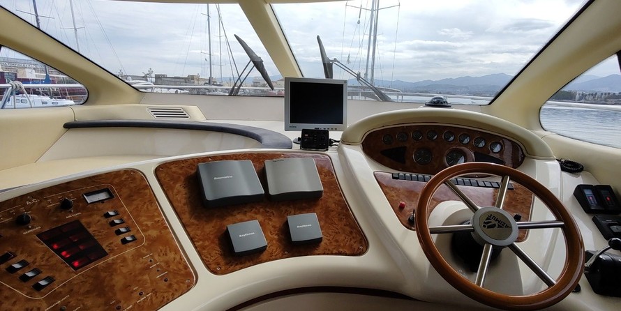 Azimut 46