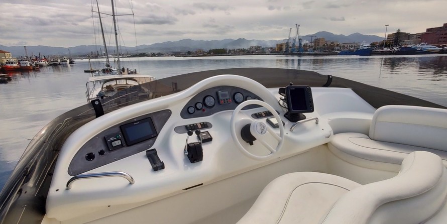 Azimut 46