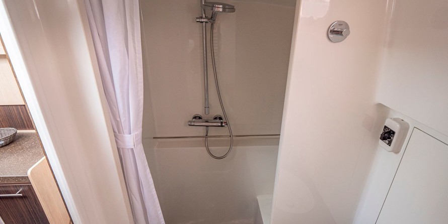 Azimut 43 Atlantis (2)