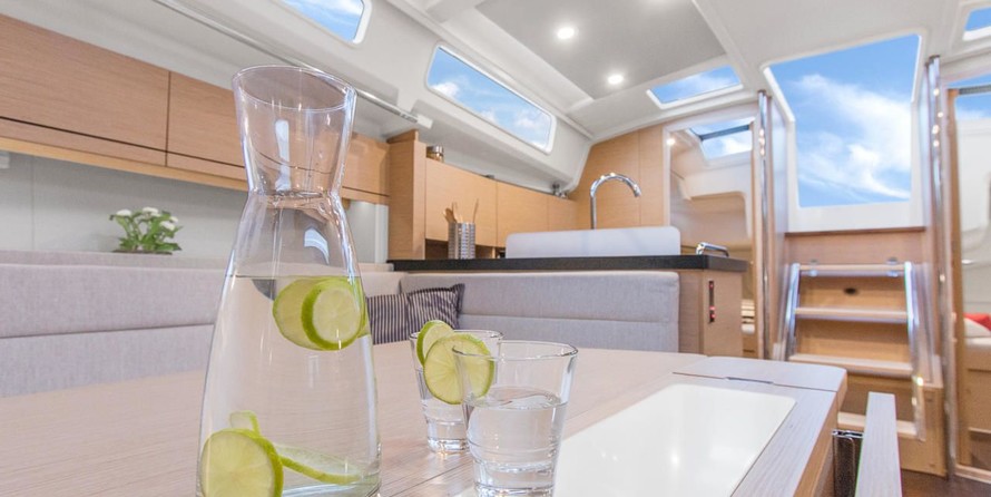 Hanse 418