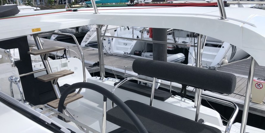Lagoon 42