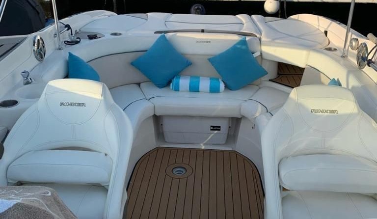 Rinker 246 CB