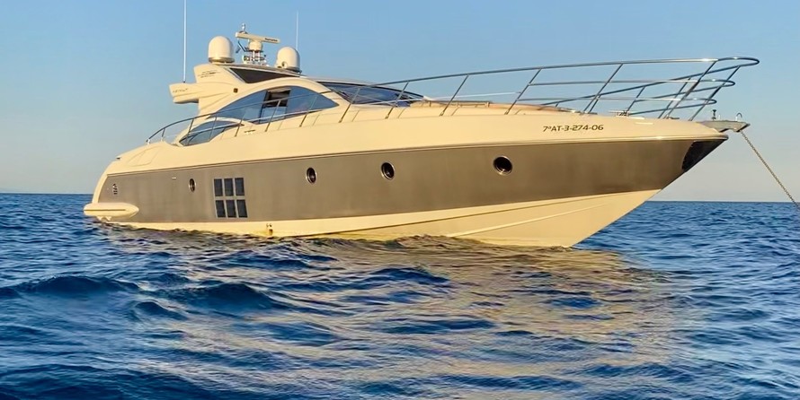 Azimut 68S