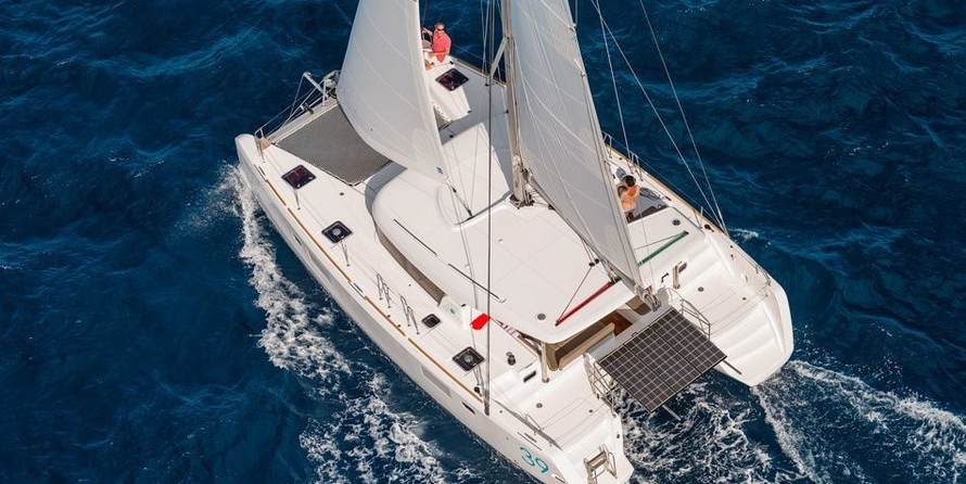 Lagoon 39