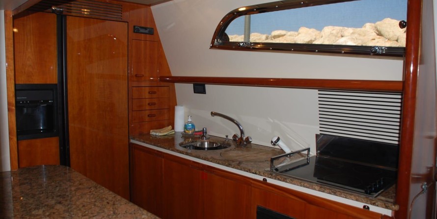 Ferretti Yachts 80