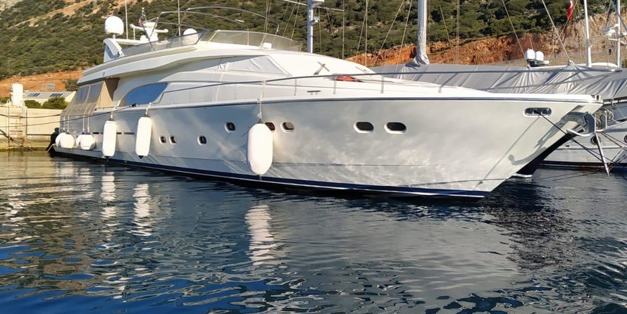 Ferretti Yachts 80