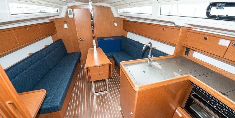 Bavaria Cruiser 34 - 3 cab