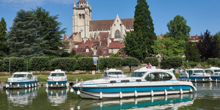 Cantieri estensi goldstar 560 c fly