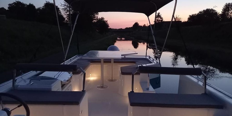 Cantieri estensi goldstar 560 c fly