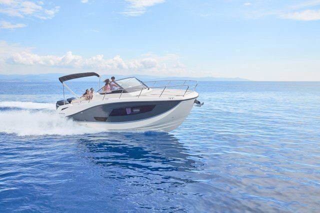 Quicksilver Activ 875 Sundeck
