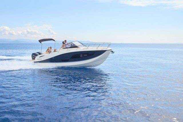 Quicksilver Activ 875 Sundeck