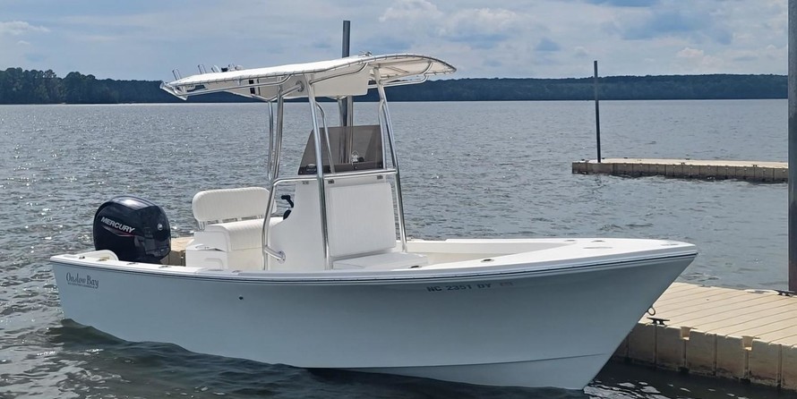 Hydra-sports bay bolt 2000 center console