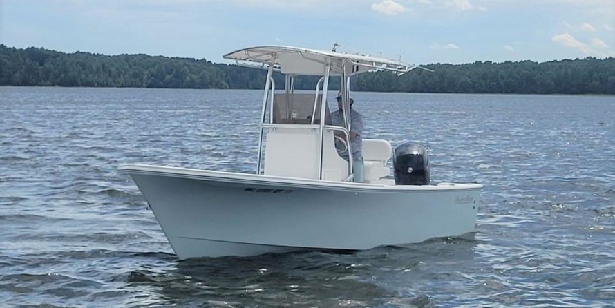 Hydra-sports bay bolt 2000 center console