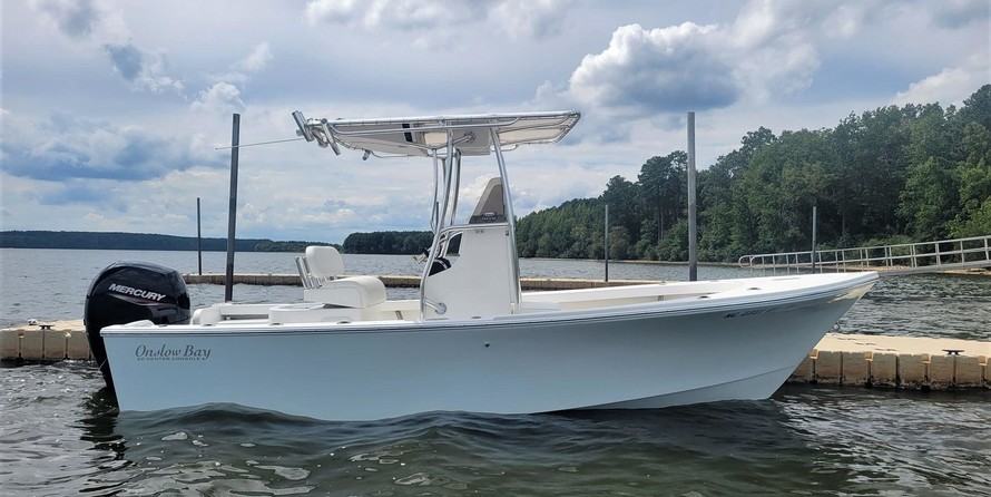 Hydra-sports bay bolt 2000 center console