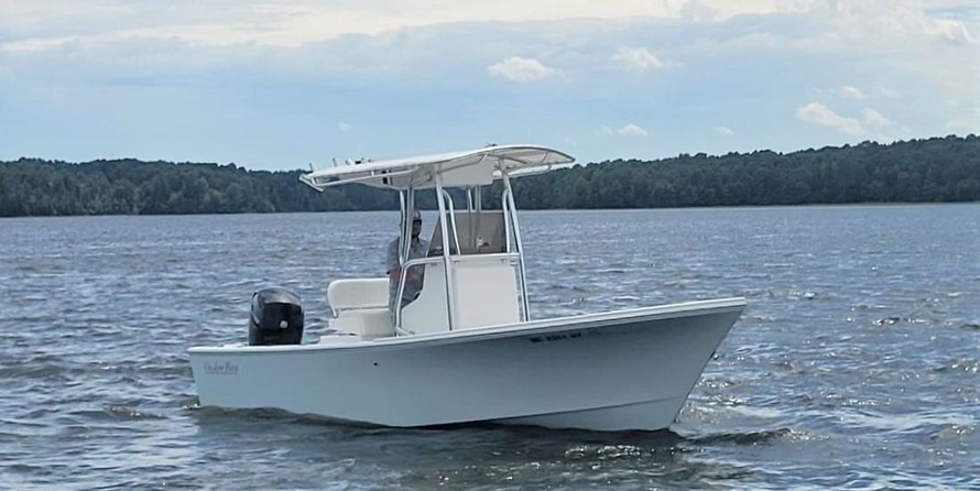 Hydra-sports bay bolt 2000 center console