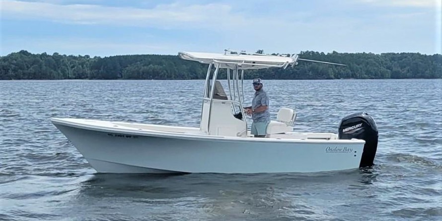 Hydra-sports bay bolt 2000 center console