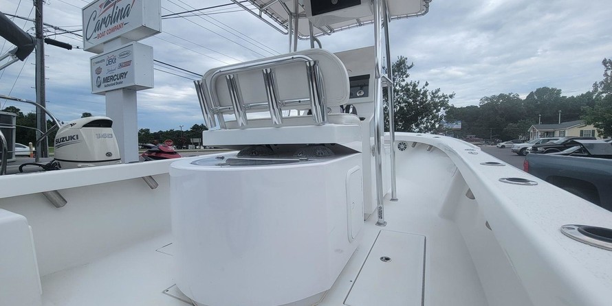 Hydra-sports bay bolt 2000 center console