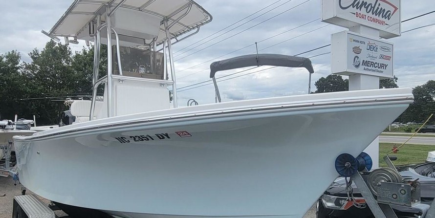 Hydra-sports bay bolt 2000 center console
